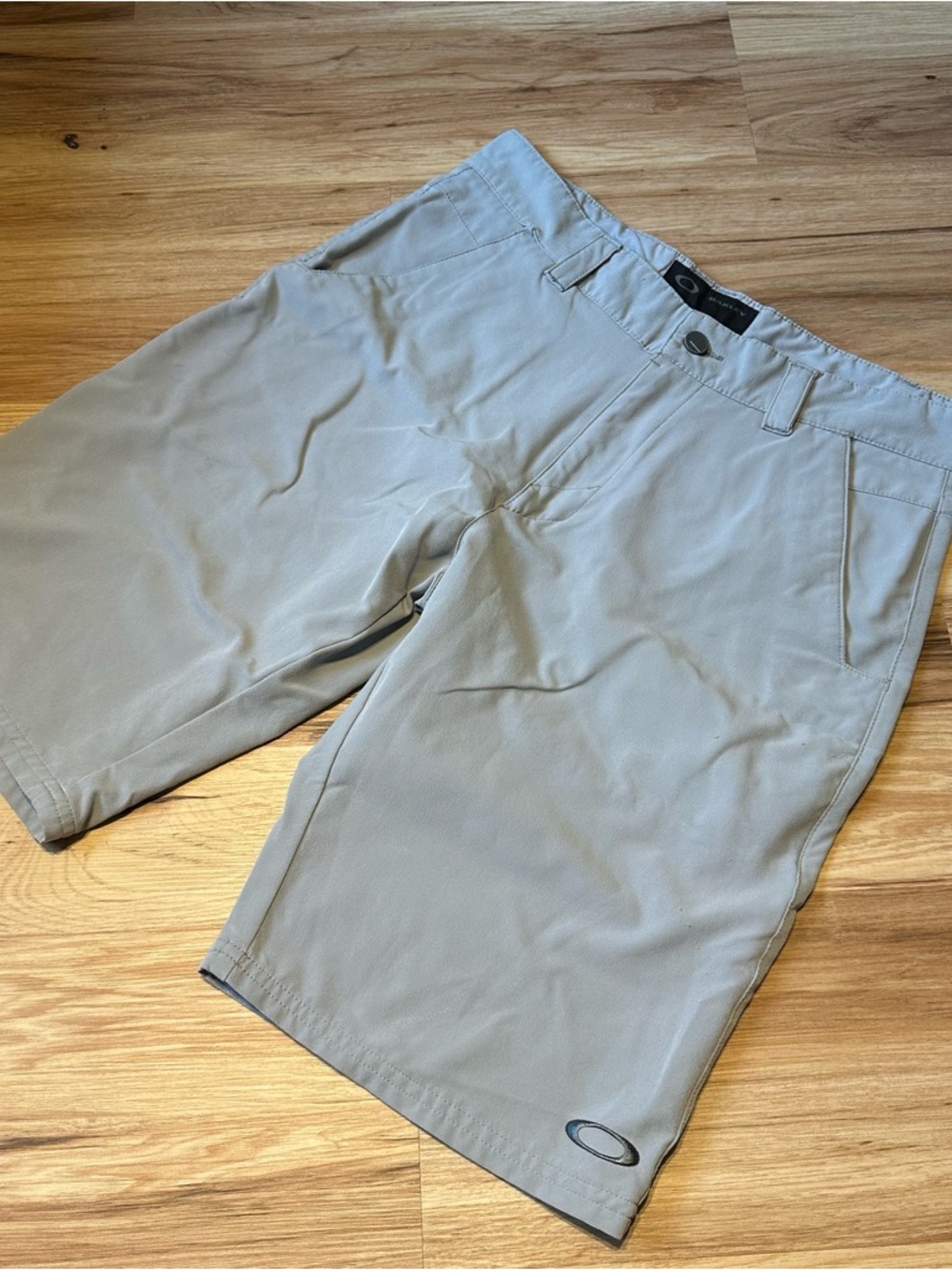 Oakley Women’s Athletic Shorts - Light Gray